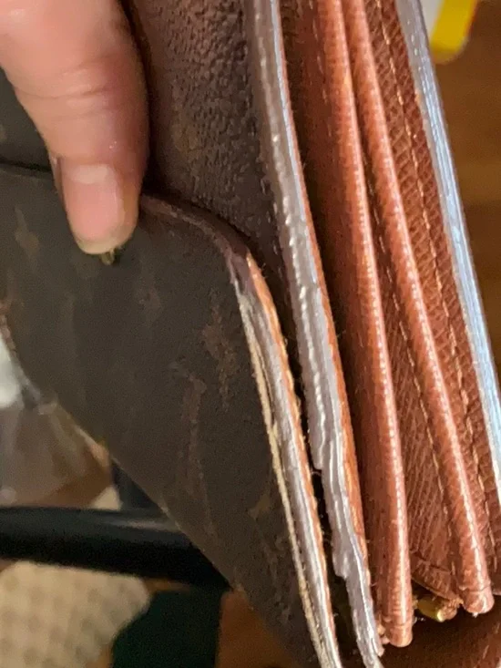 Al V Mono, Sarah Wallet New Like Condition Used Luxe Final Sale Low Start - Picture 2 of 3